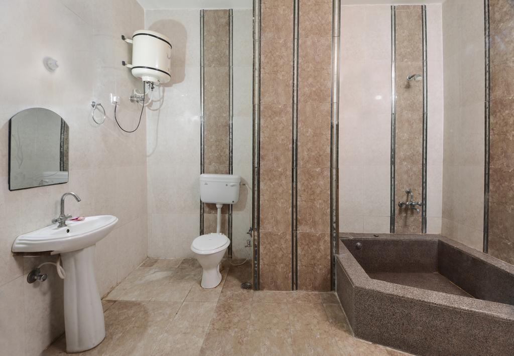 Fabhotel Prashant Palace 마이소르 객실 사진