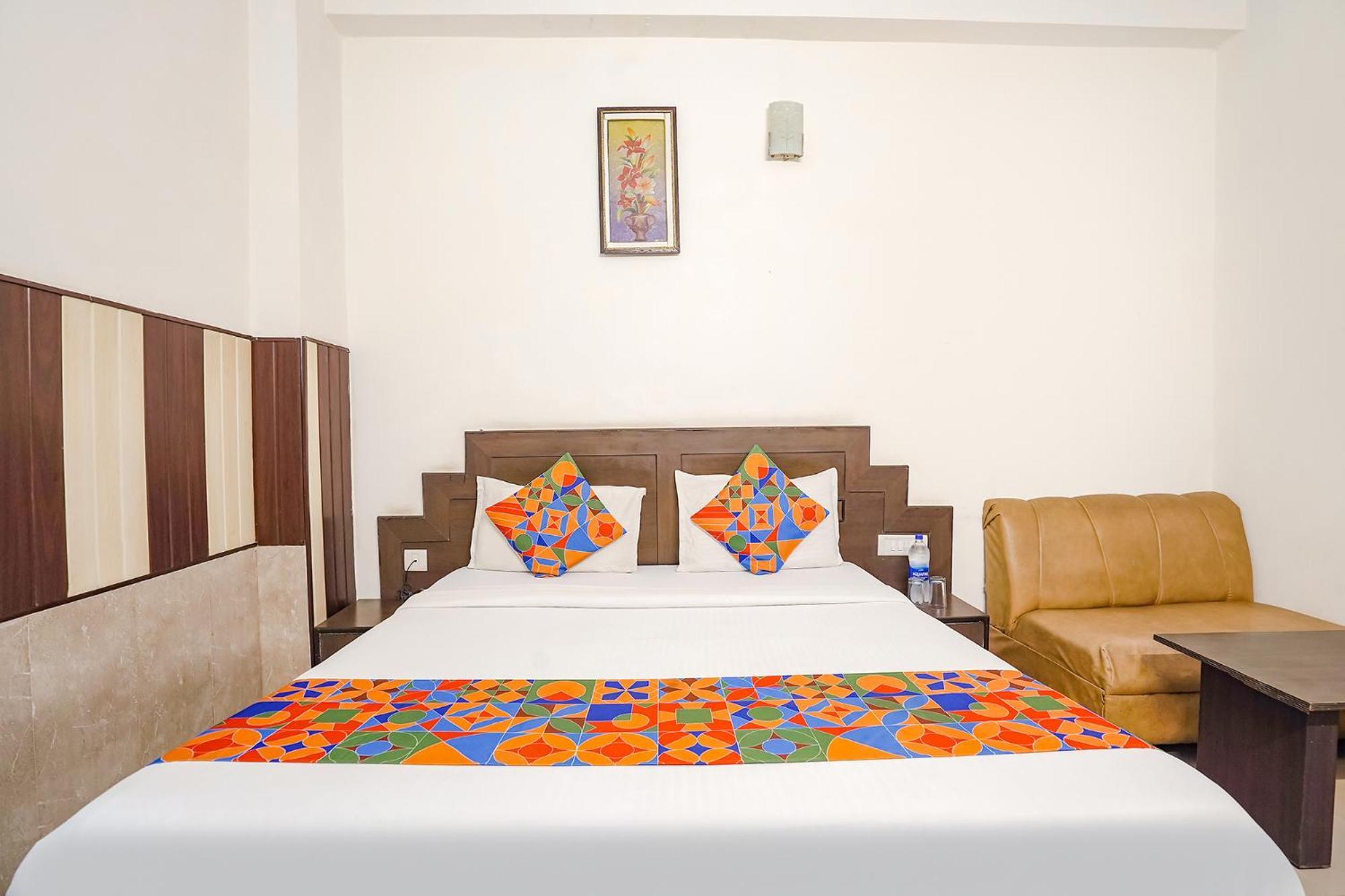 Fabhotel Prashant Palace 마이소르 외부 사진