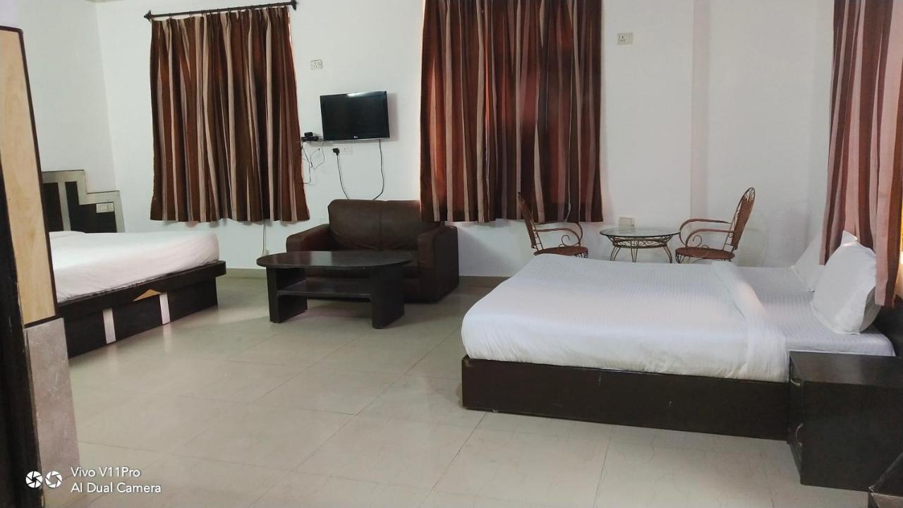 Fabhotel Prashant Palace 마이소르 외부 사진