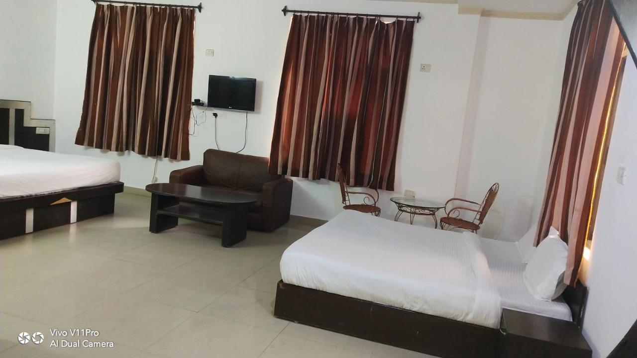 Fabhotel Prashant Palace 마이소르 외부 사진