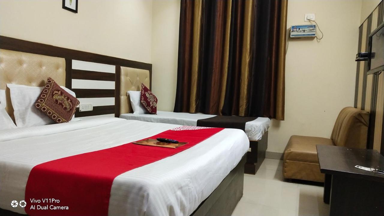 Fabhotel Prashant Palace 마이소르 외부 사진
