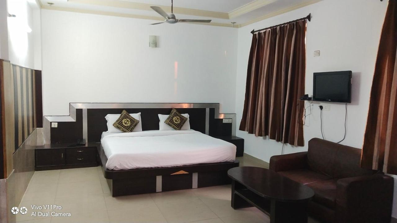 Fabhotel Prashant Palace 마이소르 외부 사진