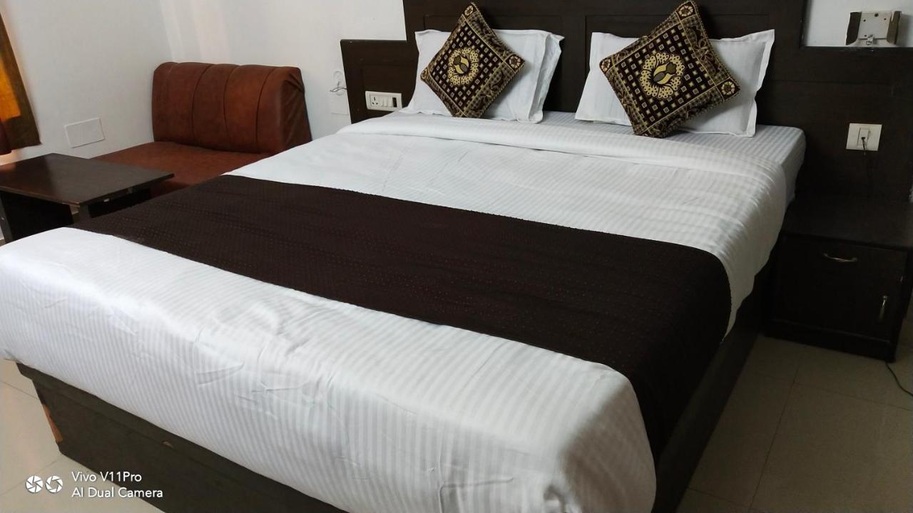 Fabhotel Prashant Palace 마이소르 외부 사진
